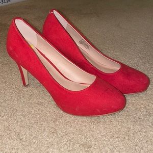 Red Heels 👠